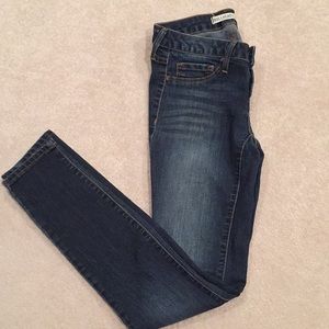 BULLHEAD Dark wash skinny jeans